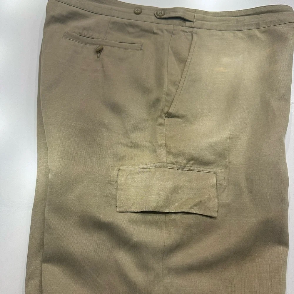 Claiborne Tan Cargo Shorts with Classic Design - Picture 5 of 5